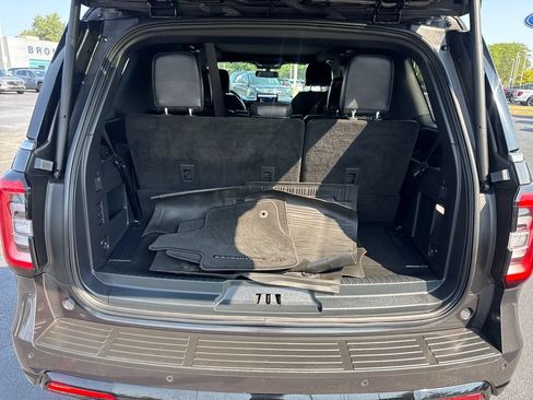 Used 2023 Ford Expedition Limited AWD/4WD image 12