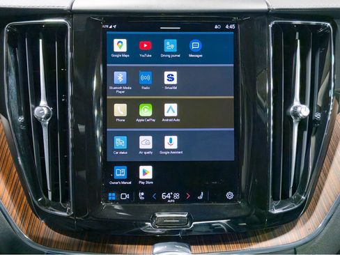 Used 2023 Volvo XC60 T8 Ultimate image 13