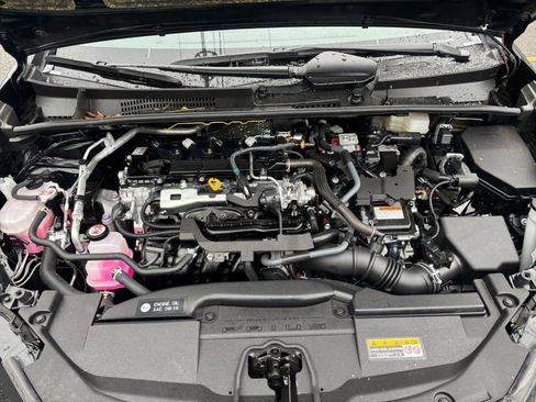 Used 2025 Toyota Prius LE image 25