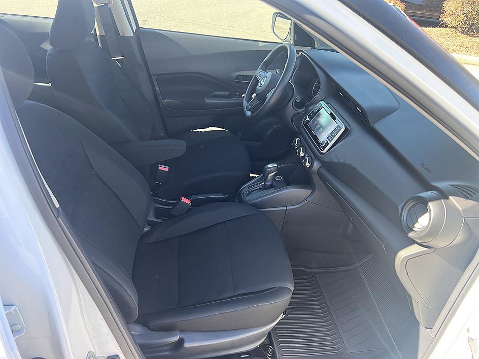Certified 2025 Nissan Kicks Play S FWD image 17