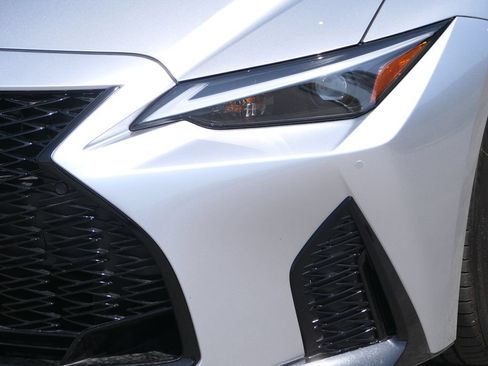 Used 2025 Lexus IS 350 F Sport RWD image 9