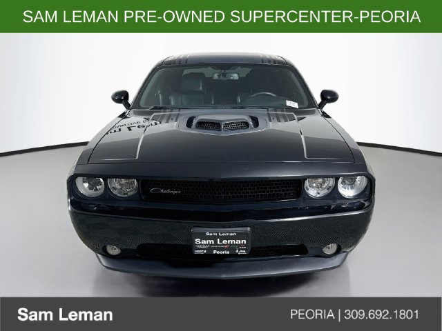 Used 2014 Dodge Challenger R/T RWD image 2