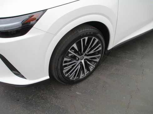 Used 2023 Lexus RX 350 Premium image 12