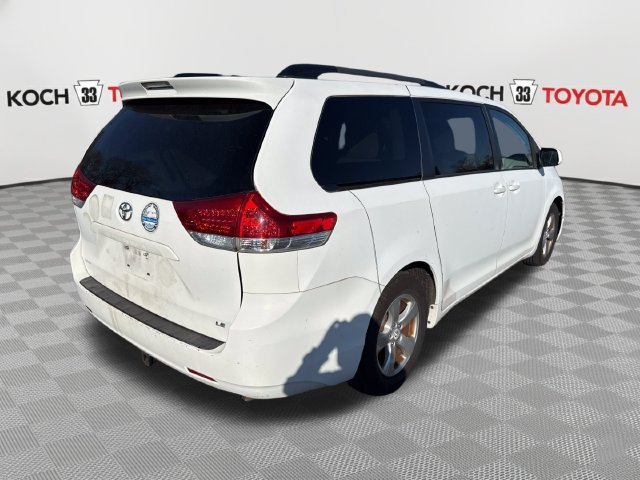 Used 2011 Toyota Sienna LE FWD image 8