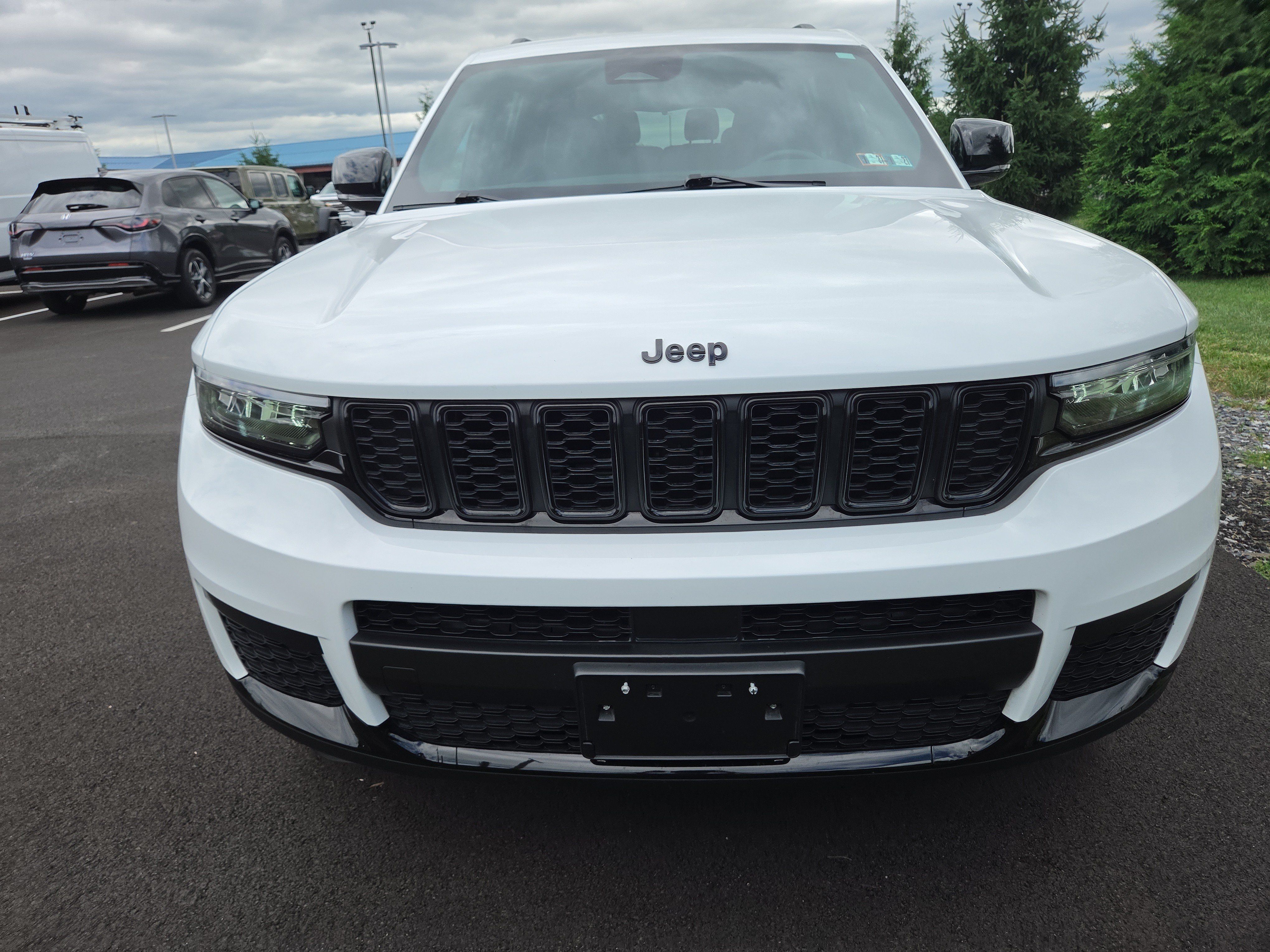 Used 2023 Jeep Grand Cherokee L Laredo AWD/4WD image 21