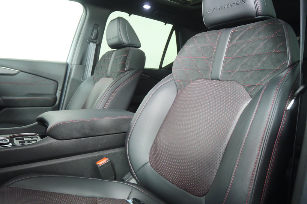 Used 2026 Honda Pilot Black Edition image 11