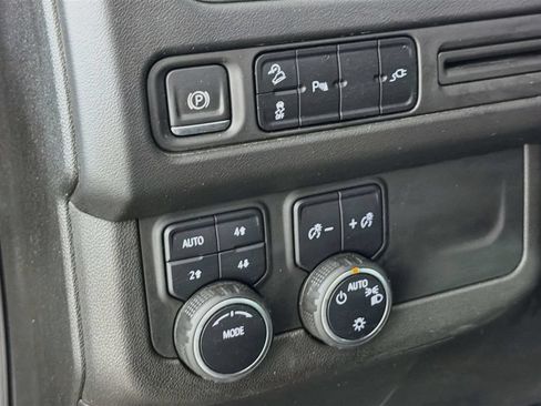 Used 2021 Chevrolet Suburban Z71 AWD/4WD image 11