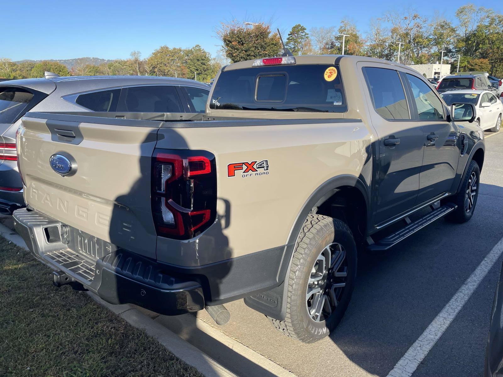 Used 2025 Ford Ranger Lariat w/ FX4 Off-Road Package AWD/4WD image 4