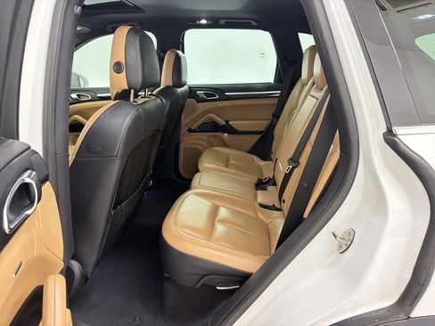 Used 2016 Porsche Cayenne AWD/4WD image 14