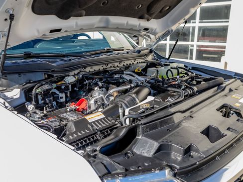 Used 2026 Ford F450 Platinum w/ FX4 Off-Road Package image 40