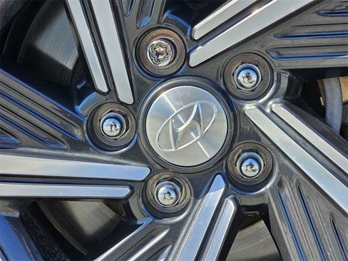 Used 2021 Hyundai Palisade Calligraphy image 11