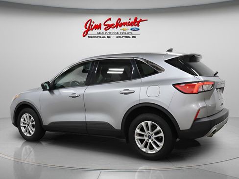 Used 2022 Ford Escape SE image 4