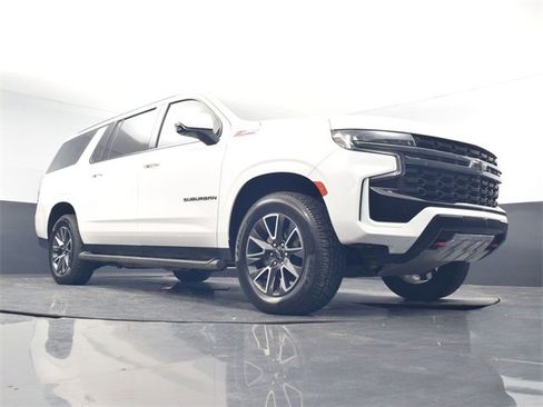 Used 2022 Chevrolet Suburban Z71 w/ Luxury Package image 33