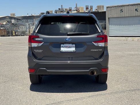 Used 2024 Subaru Forester Premium image 6