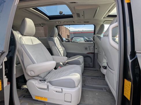 Used 2013 Toyota Sienna Limited w/ Premium Pkg image 15
