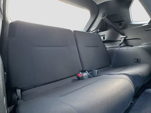 Used 2025 Mitsubishi Outlander ES FWD image 28