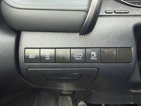 Certified 2024 Toyota Camry SE image 31