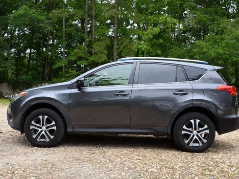 Used 2014 Toyota RAV4 LE AWD/4WD image 9