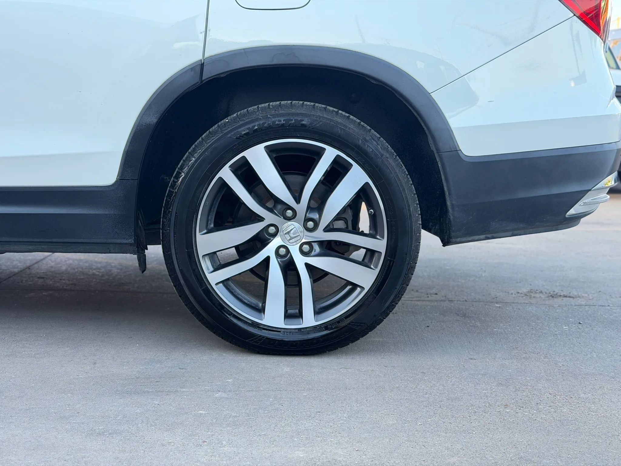 Used 2016 Honda Pilot Elite image 17