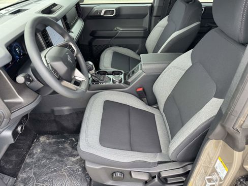 New 2026 Ford Bronco 4-Door AWD/4WD image 12