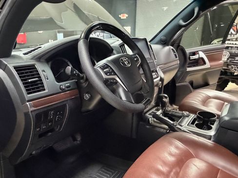 Used 2019 Toyota Land Cruiser AWD/4WD image 23