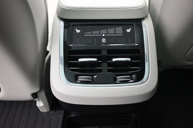 Certified 2023 Volvo XC90 B6 Ultimate w/ Protection Package Premier AWD/4WD image 25