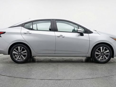 Used 2025 Nissan Versa SV FWD image 11