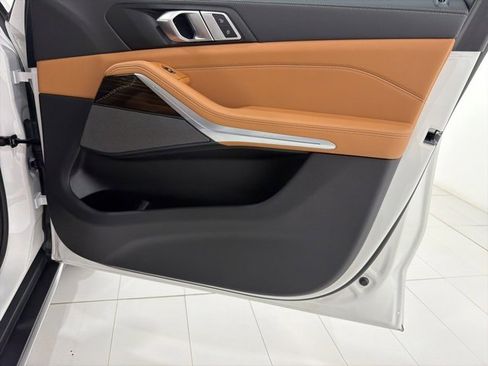 Used 2026 BMW X5 xDrive40i w/ Climate Comfort Package image 18