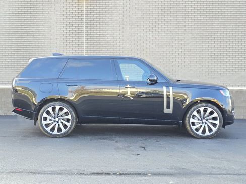 New 2025 Land Rover Range Rover Long Wheelbase SE AWD/4WD image 25