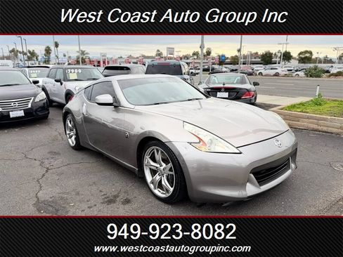 Used 2010 Nissan 370Z Touring w/ Sport Pkg image 3