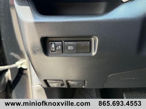 Used 2020 Toyota RAV4 XLE FWD image 27