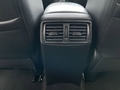 Used 2020 Nissan Rogue SL image 19