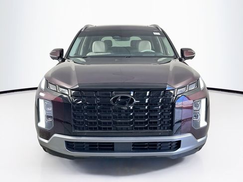 Used 2023 Hyundai Palisade Limited w/ Winter Package image 2
