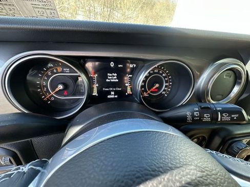 Used 2021 Jeep Wrangler Unlimited Sahara w/ LED Lighting Group image 12