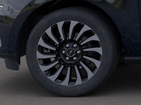 New 2023 Lincoln Navigator Black Label image 19