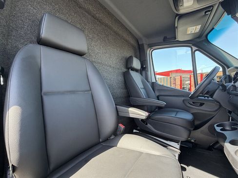 Used 2023 Mercedes-Benz Sprinter 3500 image 15