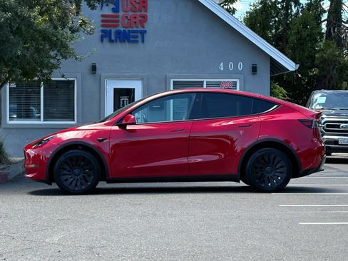 Used 2023 Tesla Model Y AWD image 8