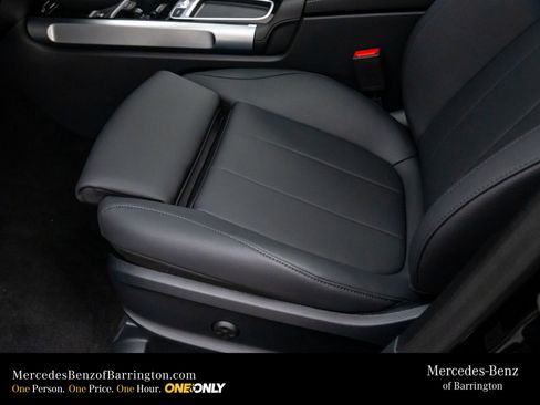 New 2026 Mercedes-Benz GLB 250 4MATIC image 18