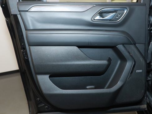 Used 2024 Chevrolet Suburban LT image 22