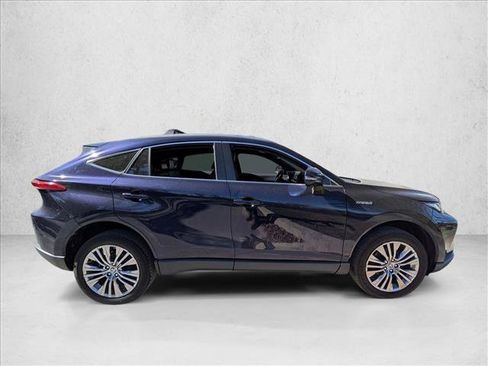 Used 2021 Toyota Venza XLE w/ Softex Package image 4