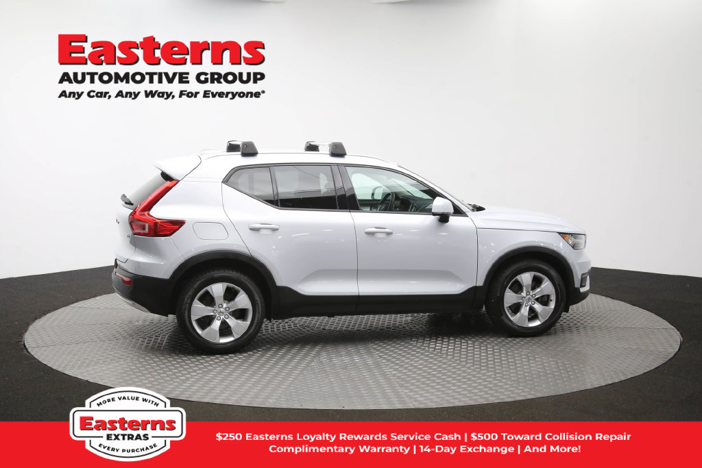 Used 2021 Volvo XC40 T4 Momentum FWD image 43