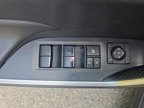 Used 2024 Toyota RAV4 XLE w/ Convenience Package FWD image 29