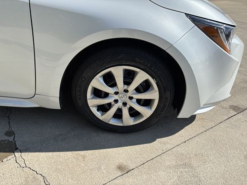 Used 2025 Toyota Corolla LE FWD image 35