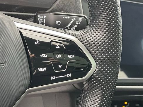 Used 2022 Volkswagen Tiguan SE R-Line image 30