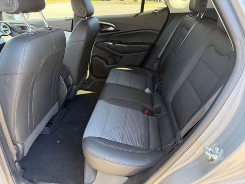 Used 2025 Chevrolet Trax LT image 24