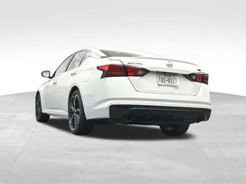Used 2024 Nissan Altima 2.5 SR FWD image 12