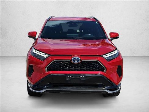 Used 2022 Toyota RAV4 SE AWD/4WD image 2