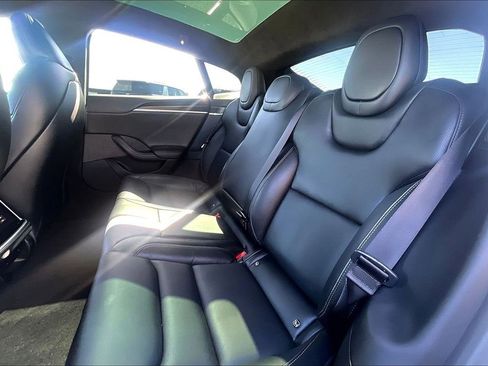Used 2021 Tesla Model S Plaid image 15