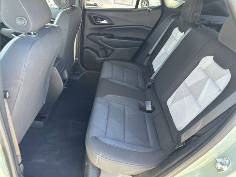 Used 2024 Chevrolet Trax RS w/ Sunroof Package image 18