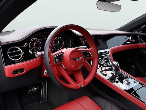 Used 2023 Bentley Continental GT Azure image 19